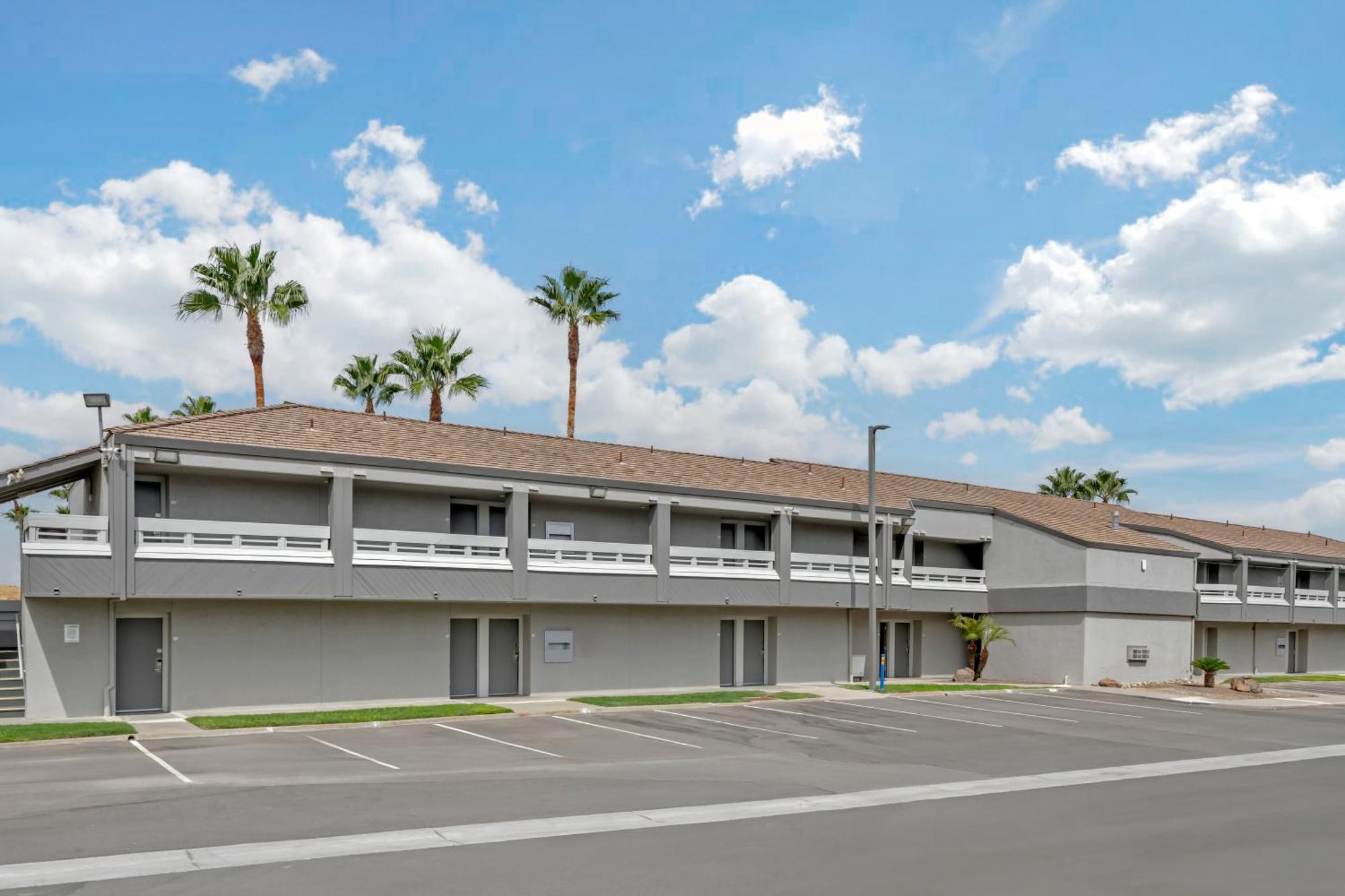 Quality Inn Kettleman City near Hwy 41 Bagian luar foto