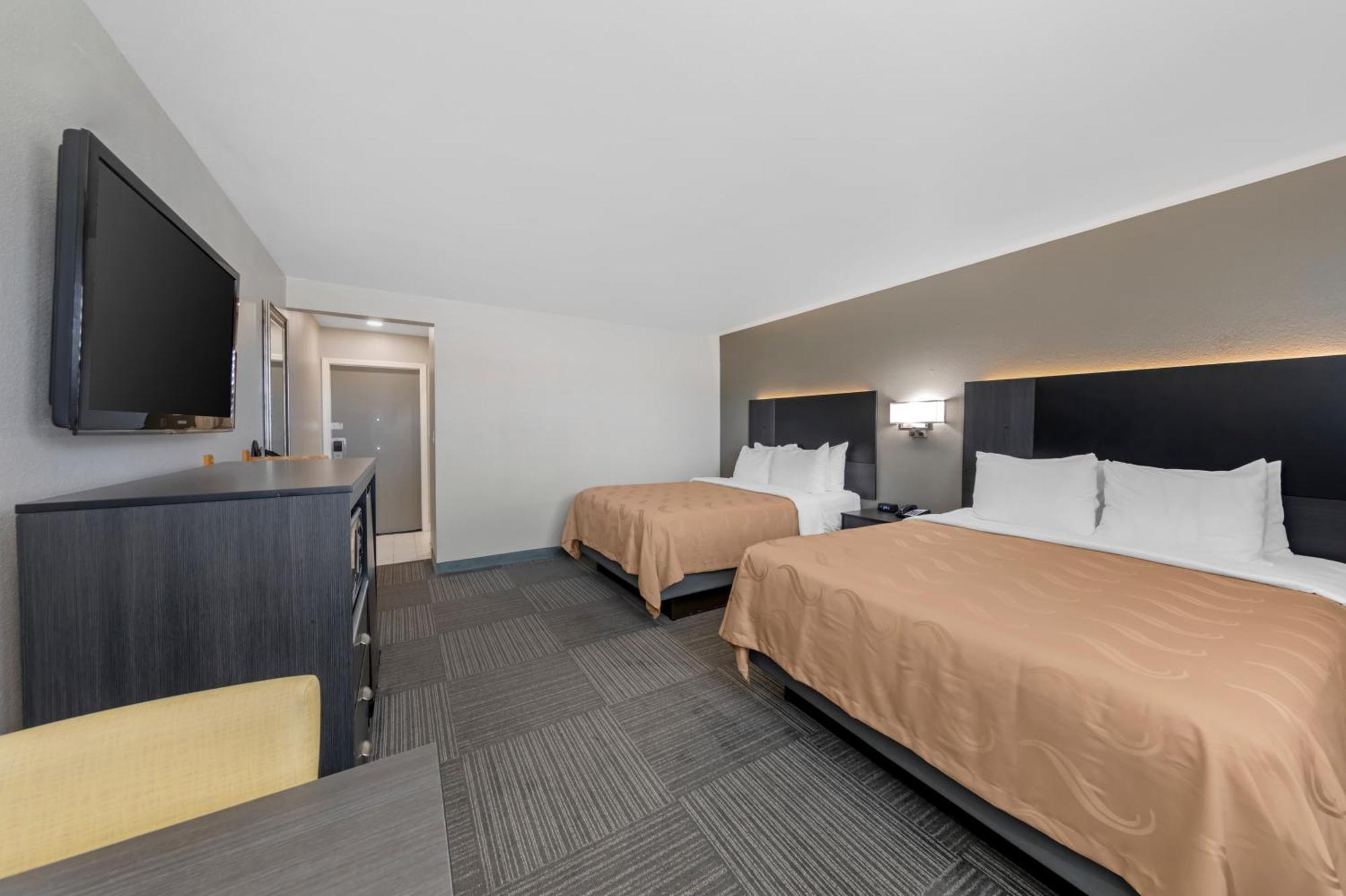 Quality Inn Kettleman City near Hwy 41 Bagian luar foto