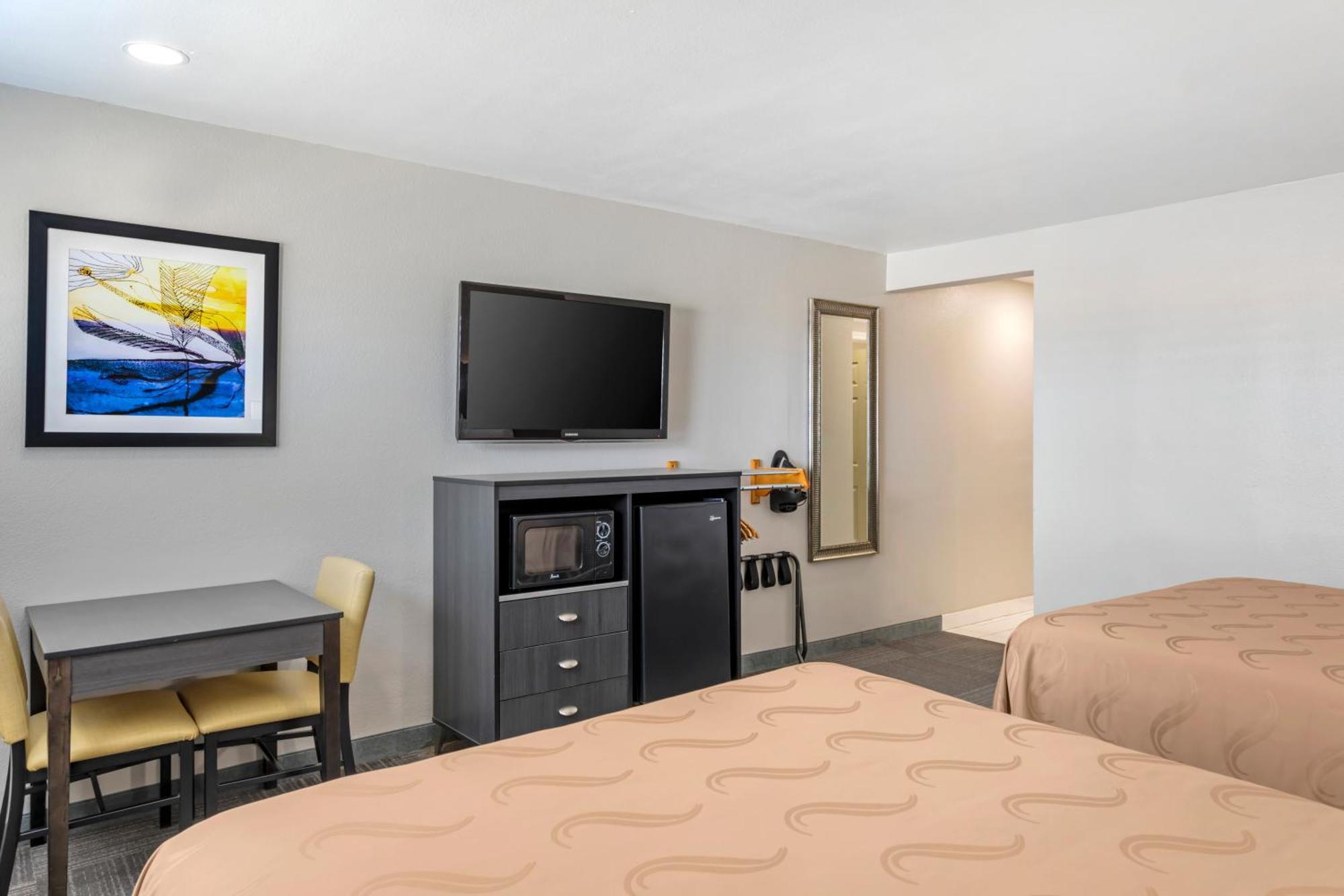 Quality Inn Kettleman City near Hwy 41 Bagian luar foto