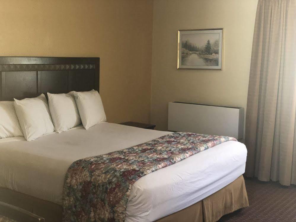 Quality Inn Kettleman City near Hwy 41 Bagian luar foto
