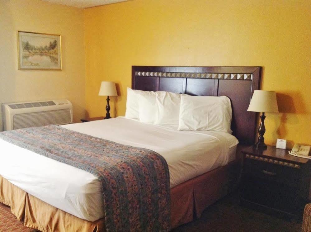 Quality Inn Kettleman City near Hwy 41 Bagian luar foto